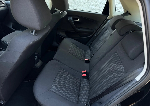 Volkswagen Polo cena 36900 przebieg: 69521, rok produkcji 2017 z Swarzędz małe 277